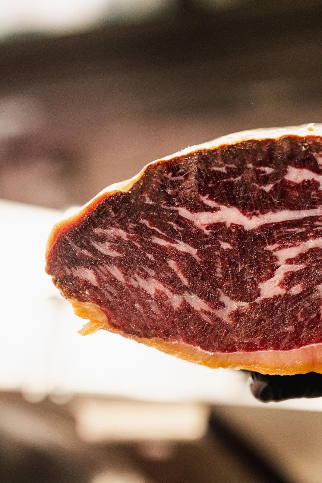 Fines tranches de viande séchée